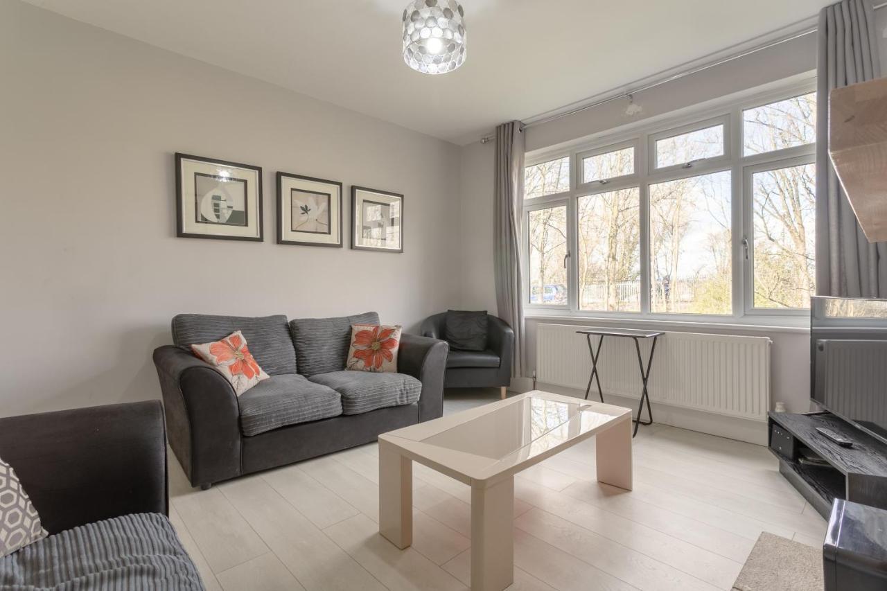 Modern 2 Bedroom In Morden * London