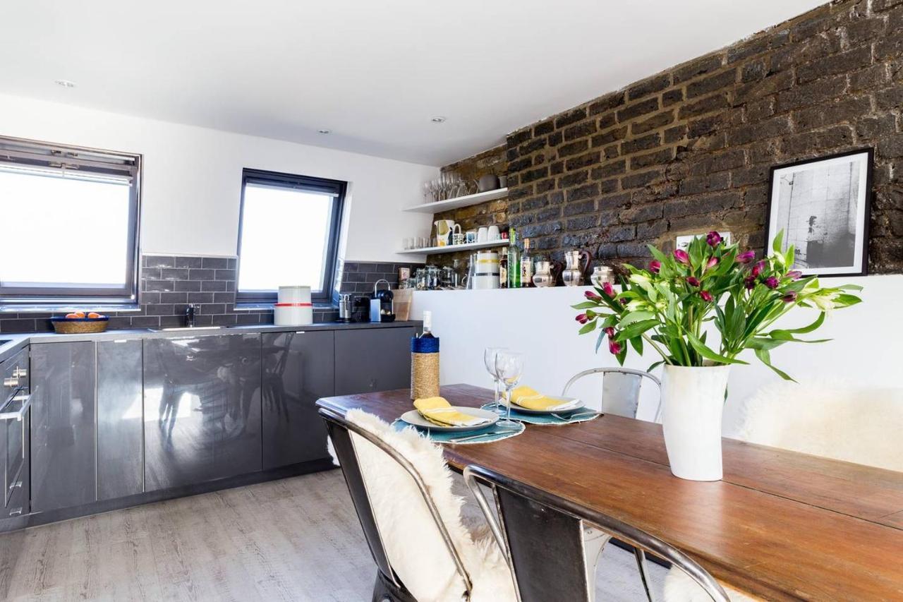Stylish Fulham 2bed Loft Flat, 5 Min From Tube London