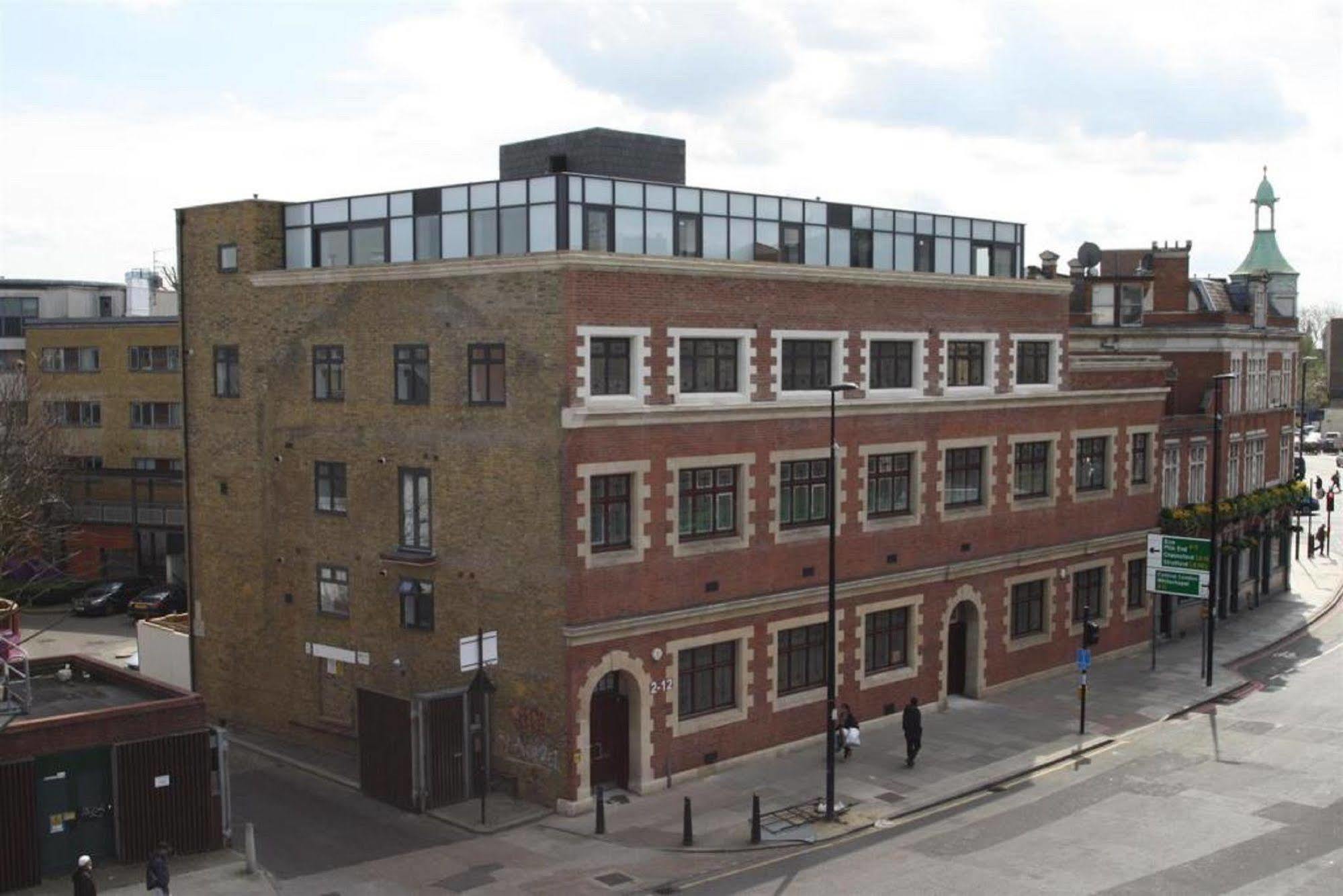 Whitechapel 2* London