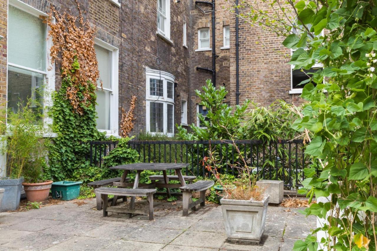 Apartment Gloucester Gardens London
