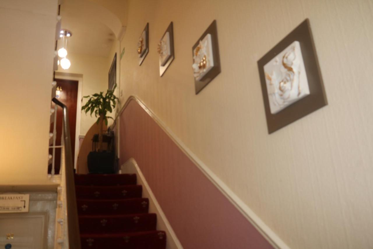 Barry House Guest house 3*