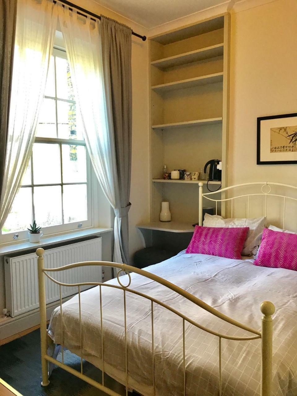 Metro Victoria Apartment