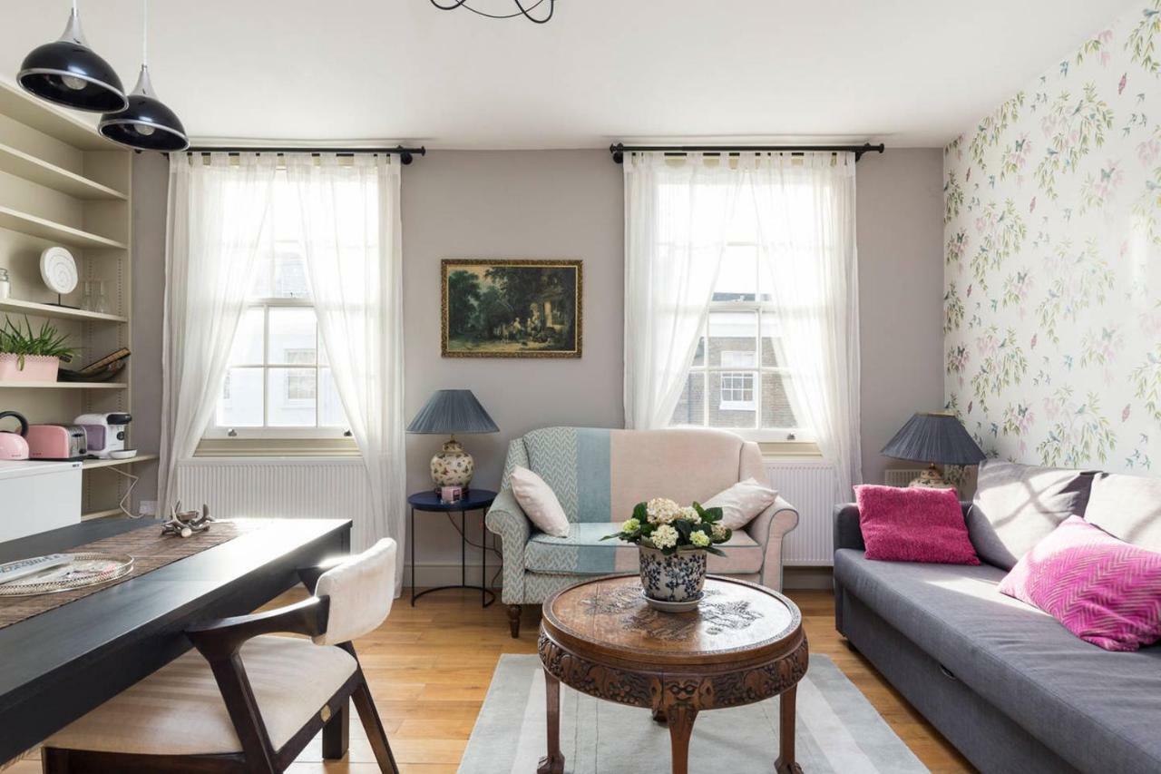Metro Victoria Apartment *