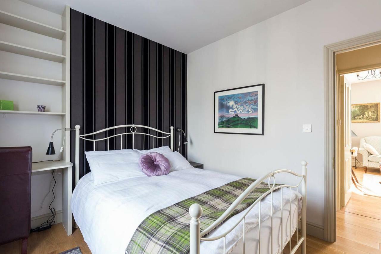 Metro Victoria Apartment *