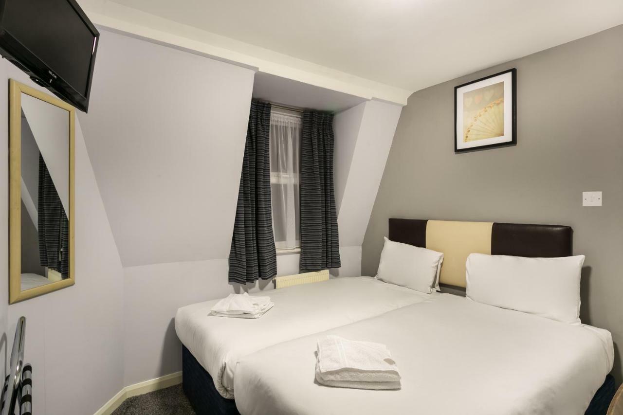 Victoria Station Hotel London