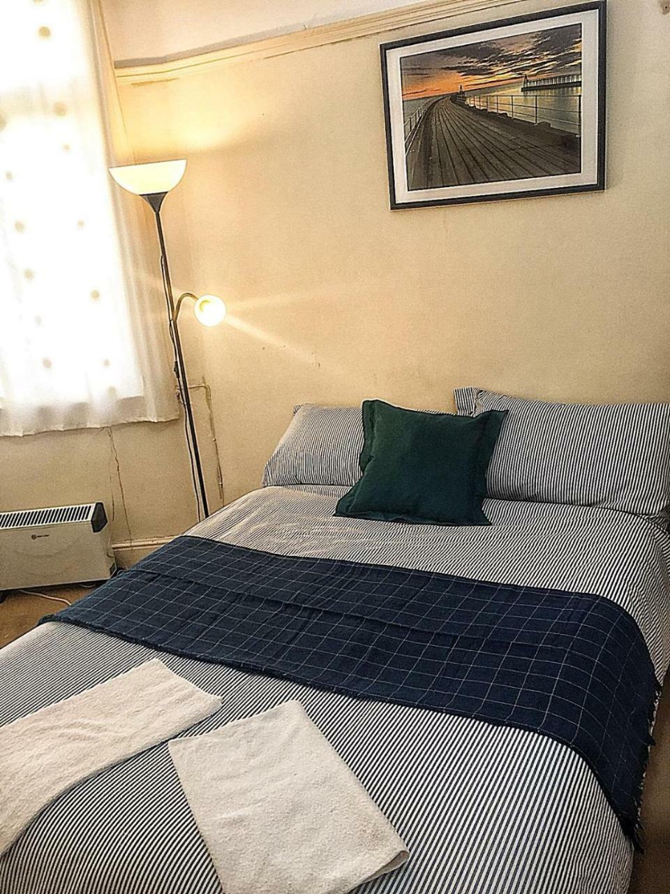 Cleveland Park House 3*
