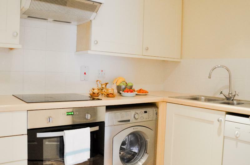 Oyo 139 Meridian Place 2 Bed Hotel 3*