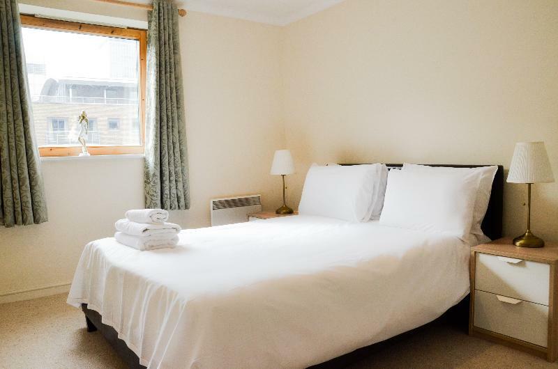 Oyo 139 Meridian Place 2 Bed