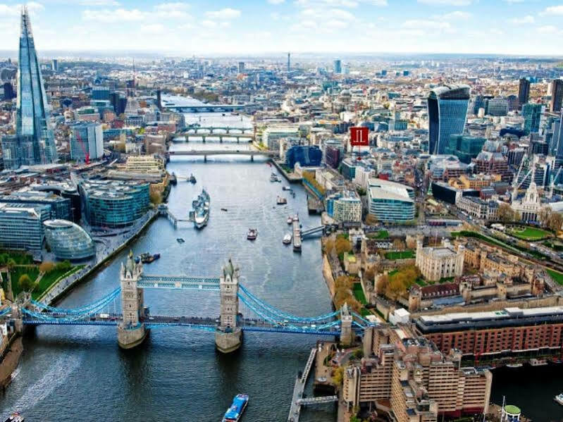 Lovat Lane Apartment London