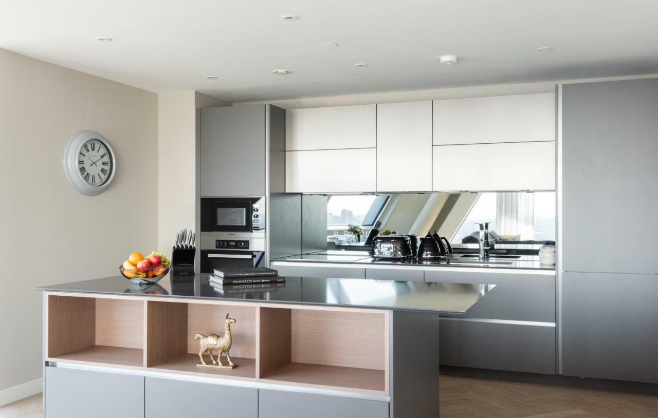 Apartment 36th Floor Semi Penthouse London