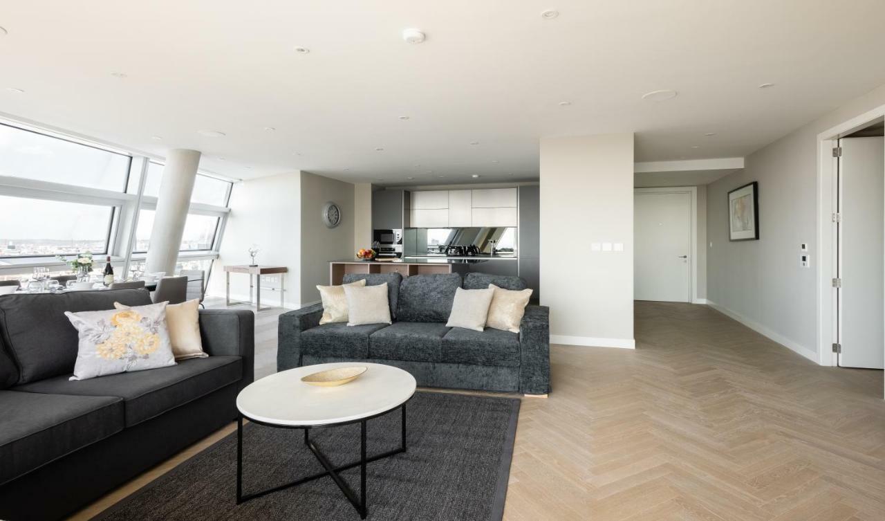 36th Floor Semi Penthouse Apartment London