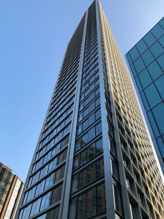 36th Floor Semi Penthouse Apartment London