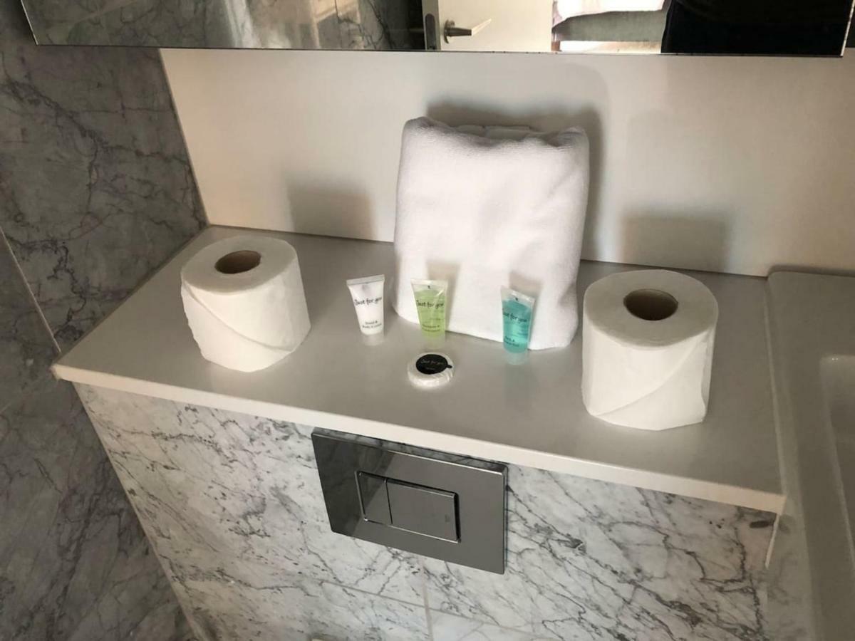 36th Floor Semi Penthouse * London