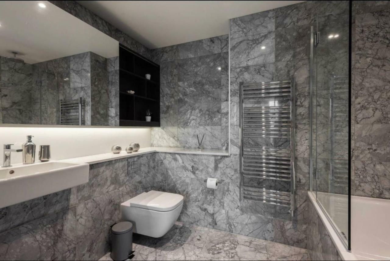 36th Floor Semi Penthouse Apartment *