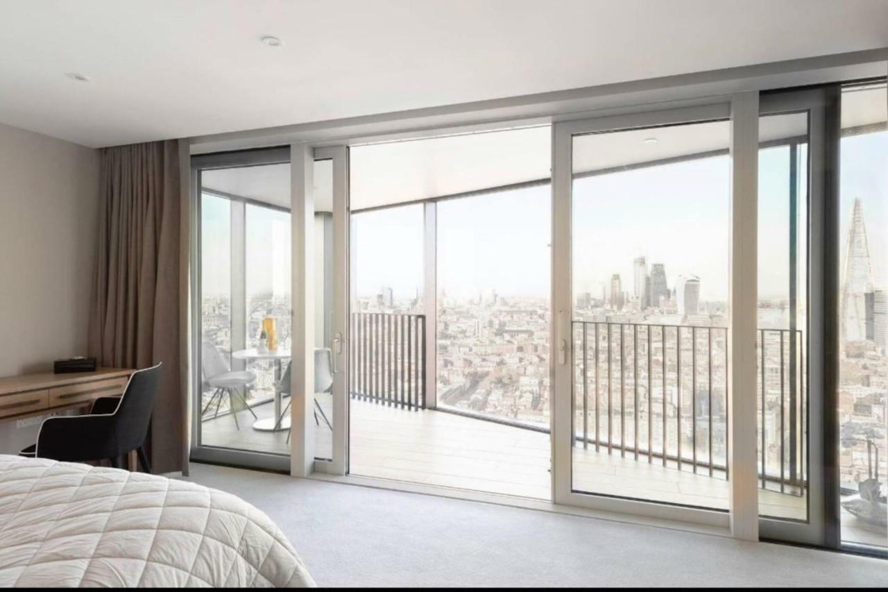 36th Floor Semi Penthouse Apartment London