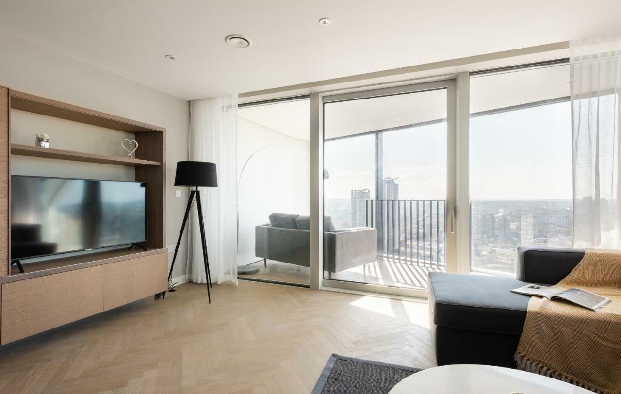 Apartment 36th Floor Semi Penthouse