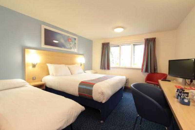 Travelodge Airport Hotel