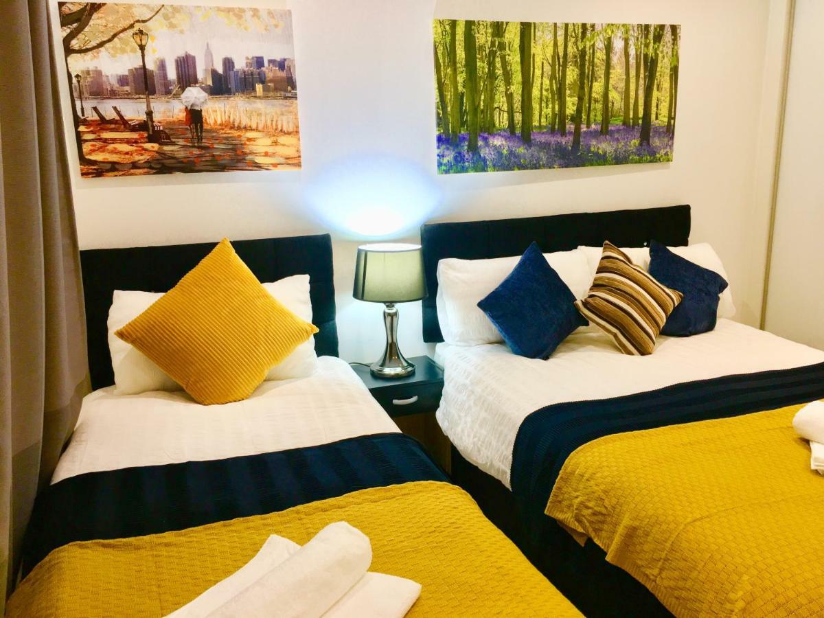 Apartment 2 Bedrooms Modern Apartment, Lounge, Full Kitchen, Balcony, 5 Minutes Stratford Station