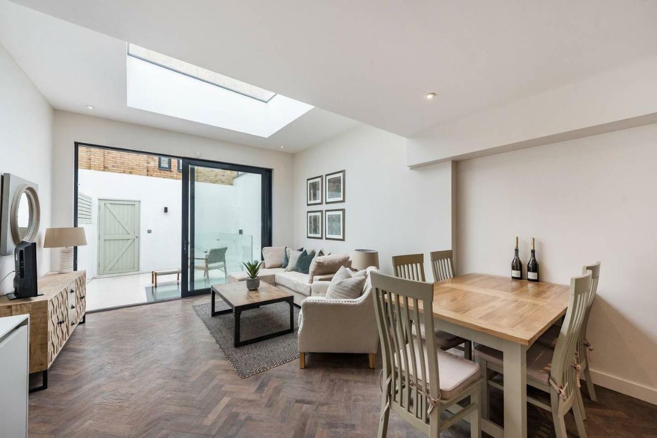 Modern, Bright & Elegant 3 Bed Fulham Maisonette Holiday home *