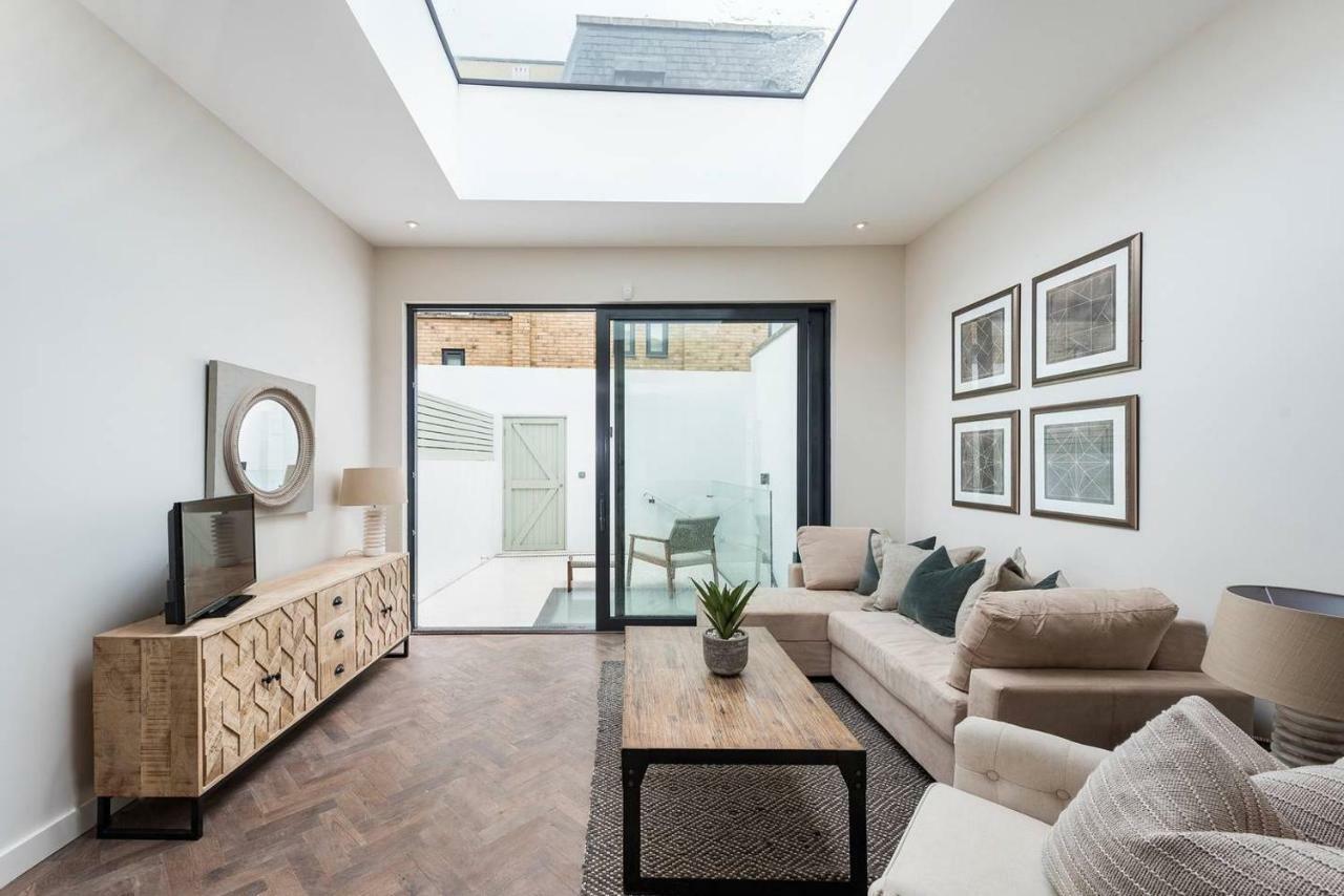 Modern, Bright & Elegant 3 Bed Fulham Maisonette London