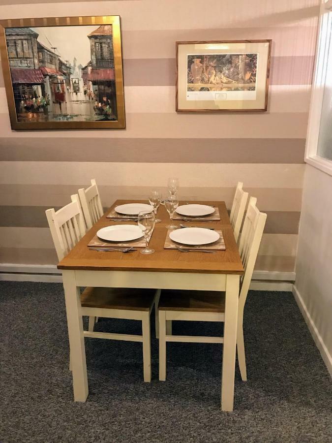Lovely One Bedroom In Stratford Apartment