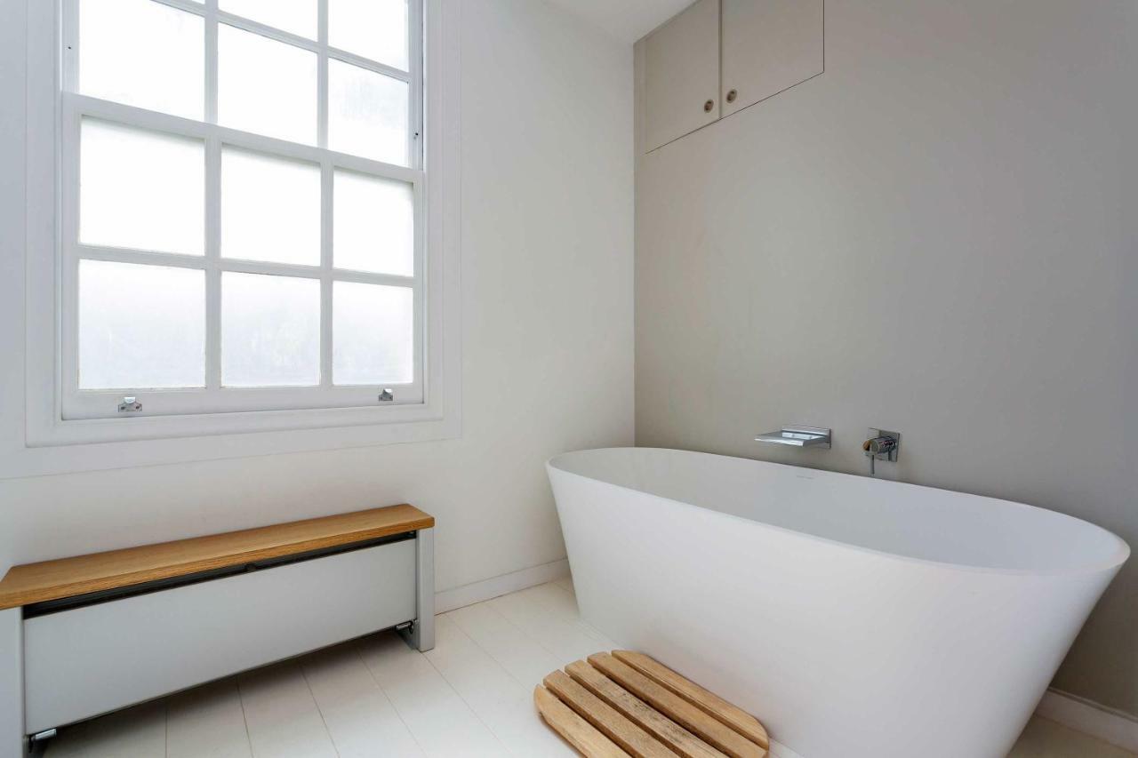 Veeve - Princedale Road Minimalism * Londres