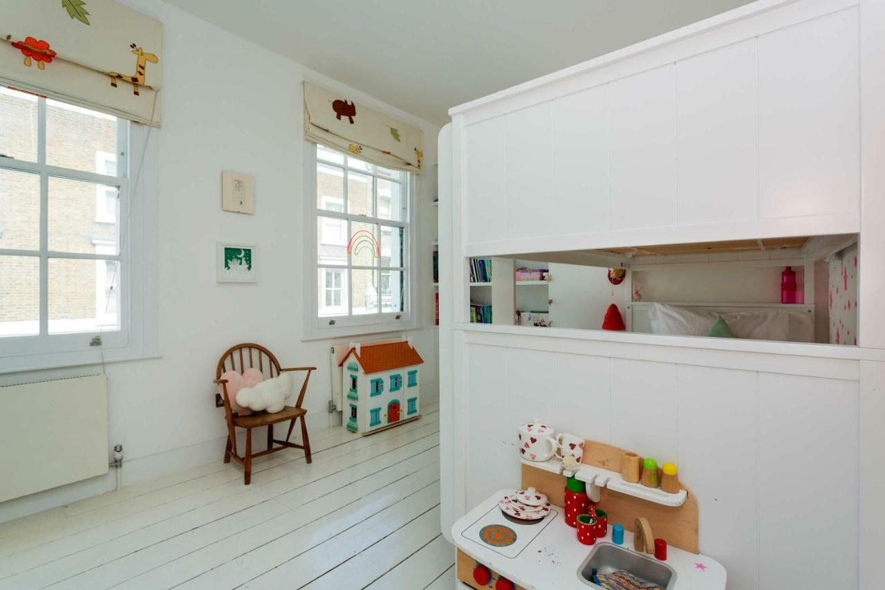 Holiday home Veeve - Princedale Road Minimalism London