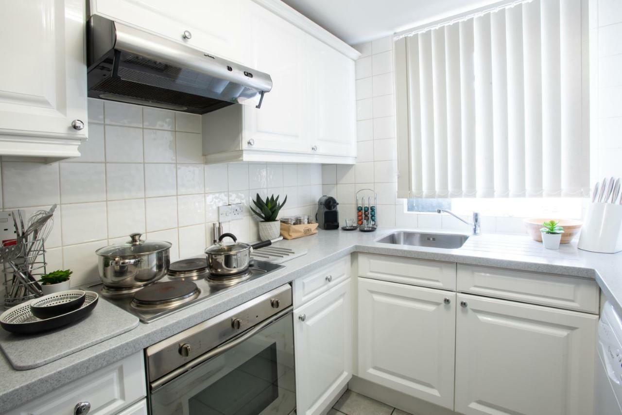 Park Lane Apartments/shaw House London