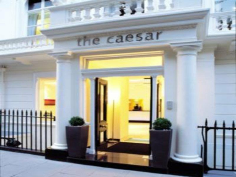 Hotel The Caesar London