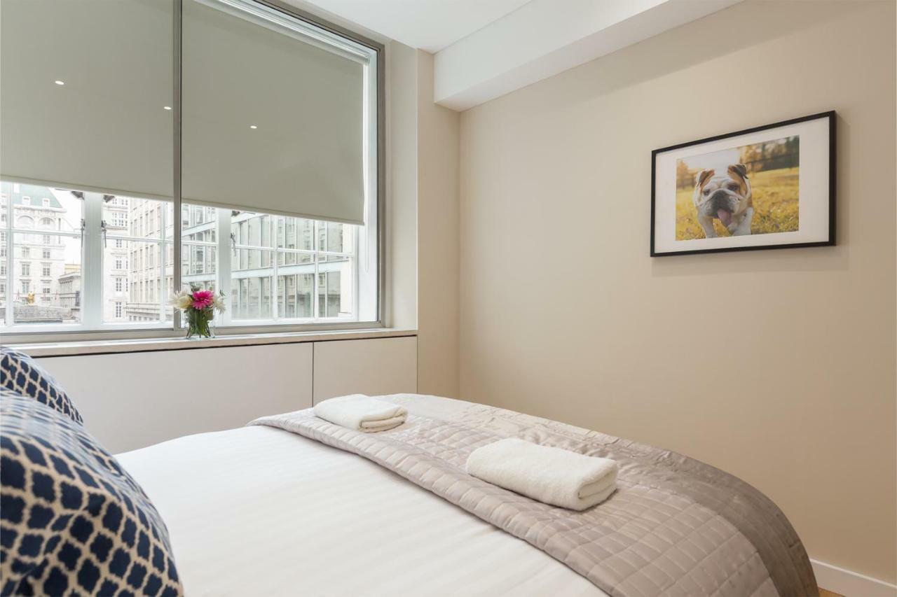 Urban Chic - Exeter Street Apartment London