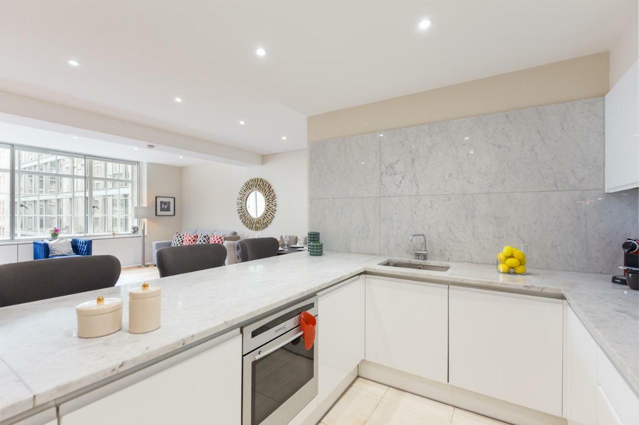 Urban Chic - Exeter Street Apartment London