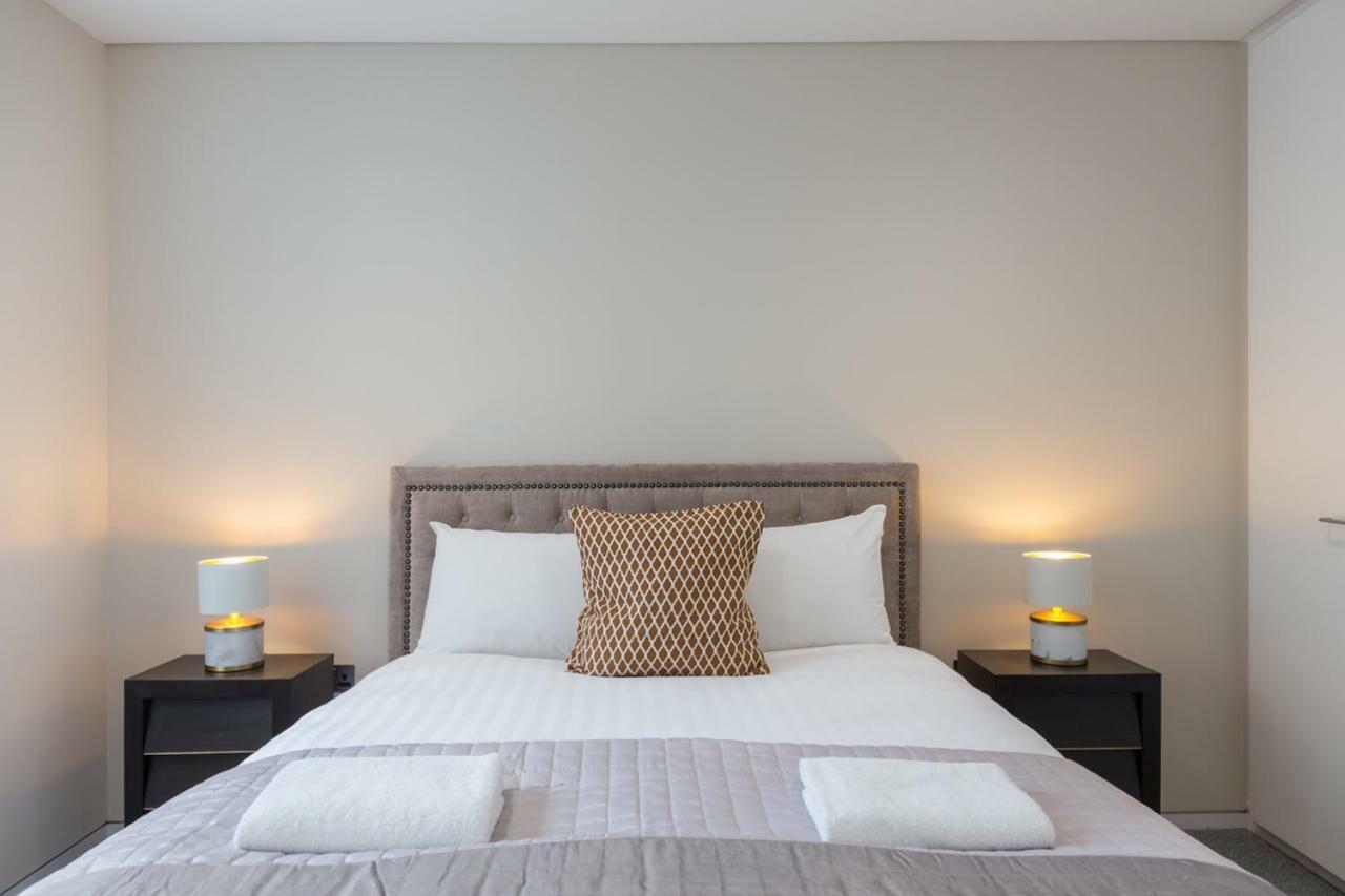 Urban Chic - Exeter Street Apartment London