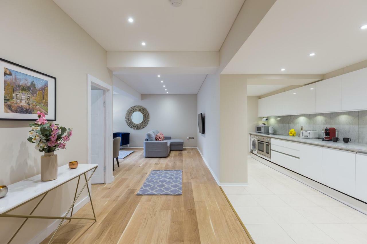 Urban Chic - Exeter Street Apartment *