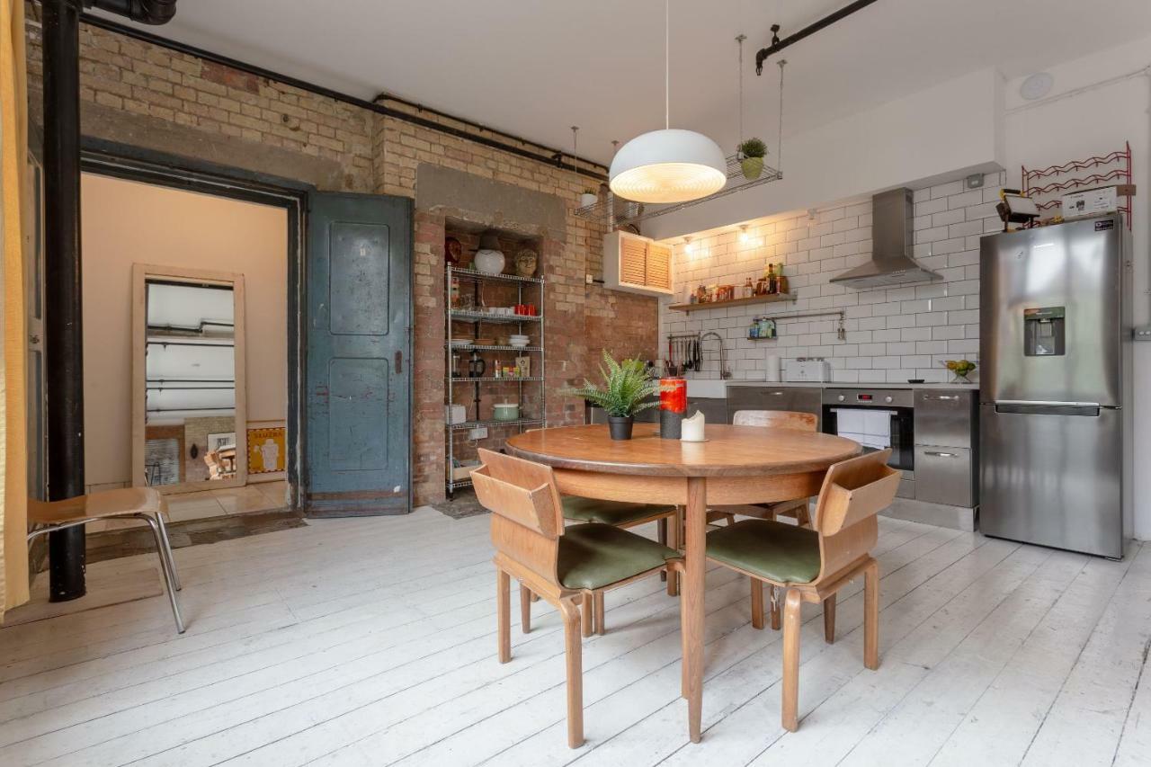 Industrial Open Plan Studio In Hackney London