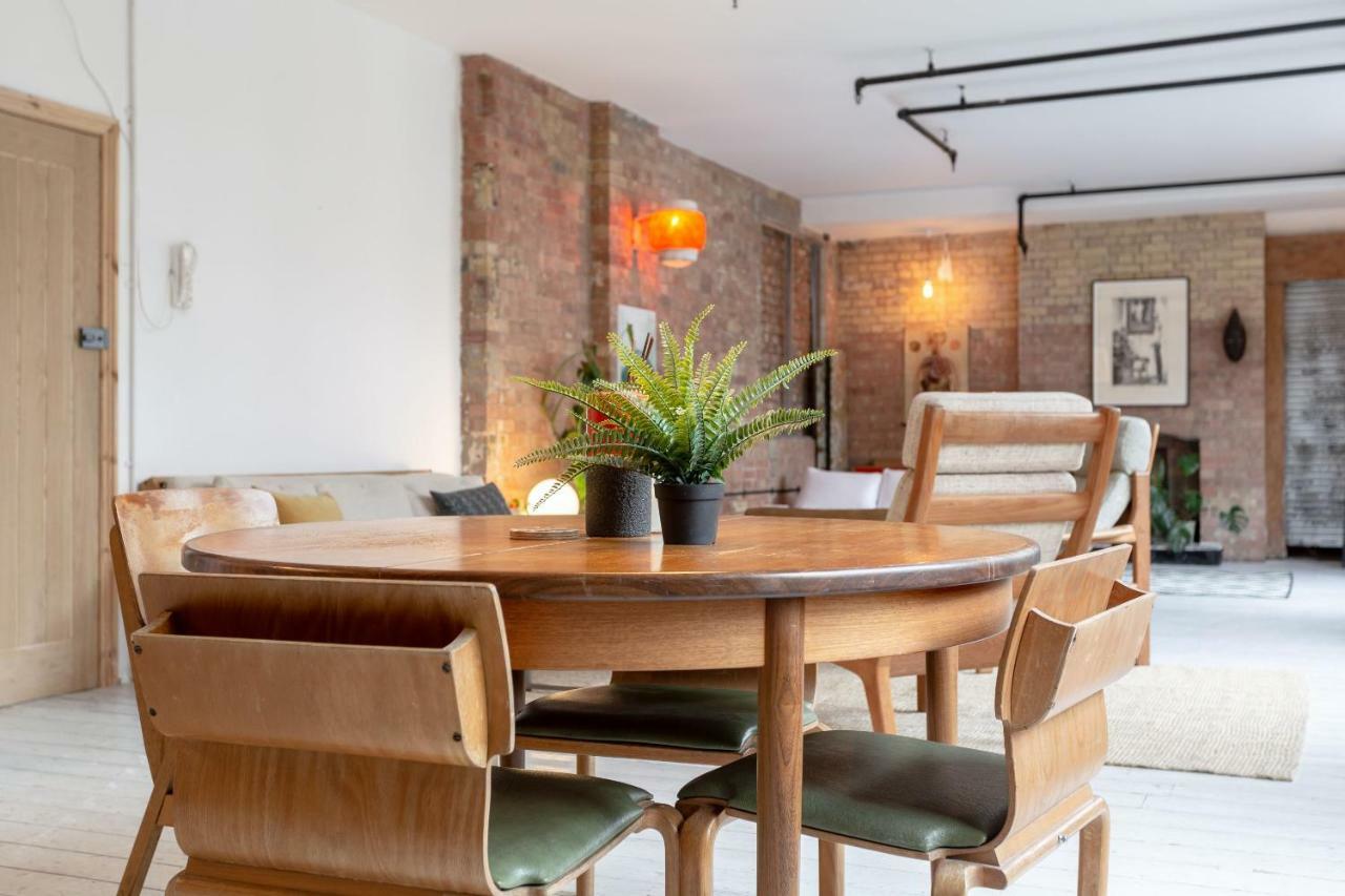 Industrial Open Plan Studio In Hackney London