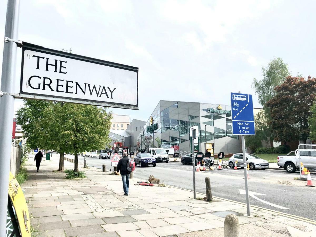 Apartment London Nw9 *