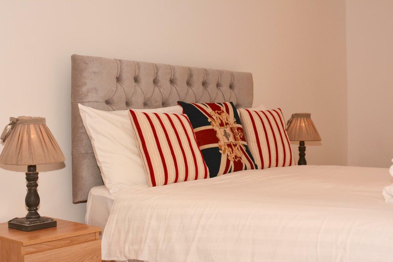 Charing Cross Apartment