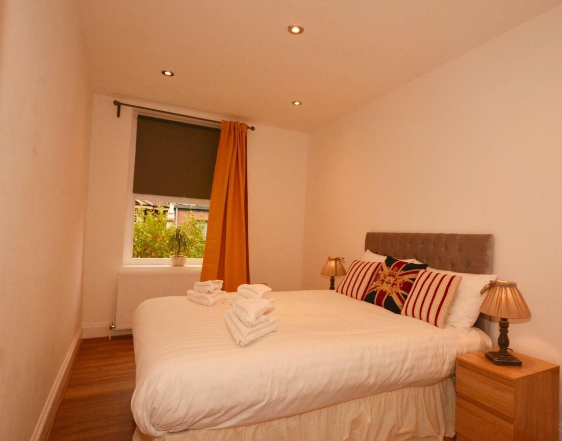 Charing Cross Apartment *