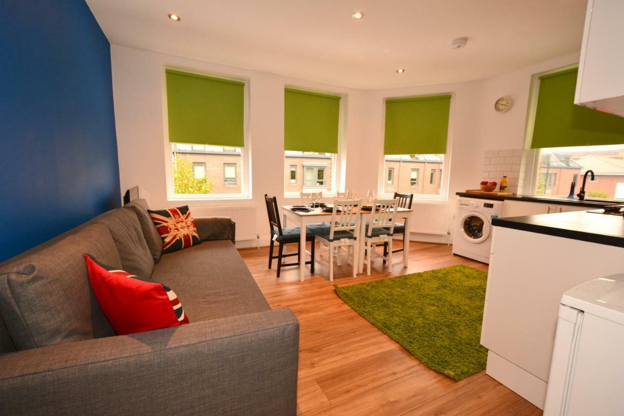 Charing Cross Apartment *
