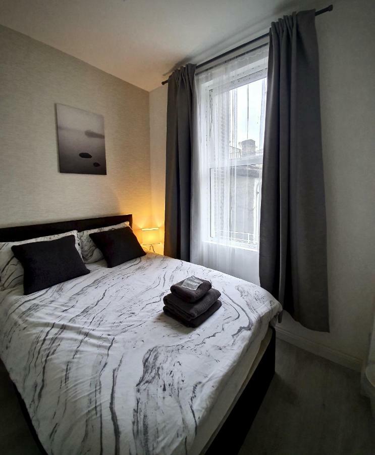 Guest house Victoria London