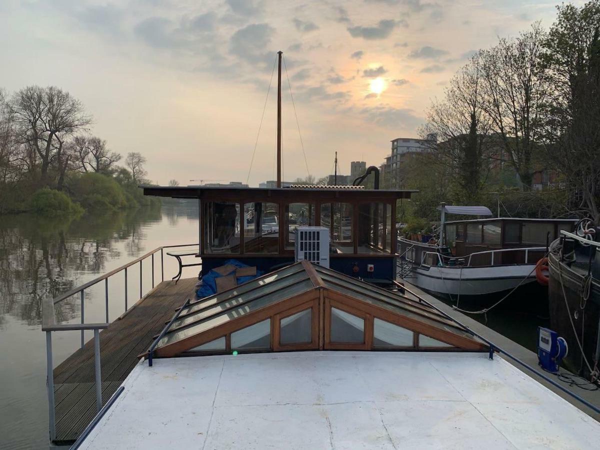 Holiday home The Bush Houseboat - Kew Bridge Gardens,