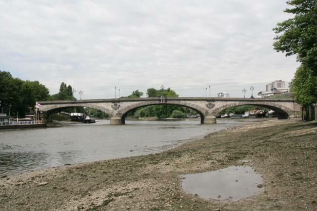 The Bush Houseboat - Kew Bridge Gardens, Holiday home London