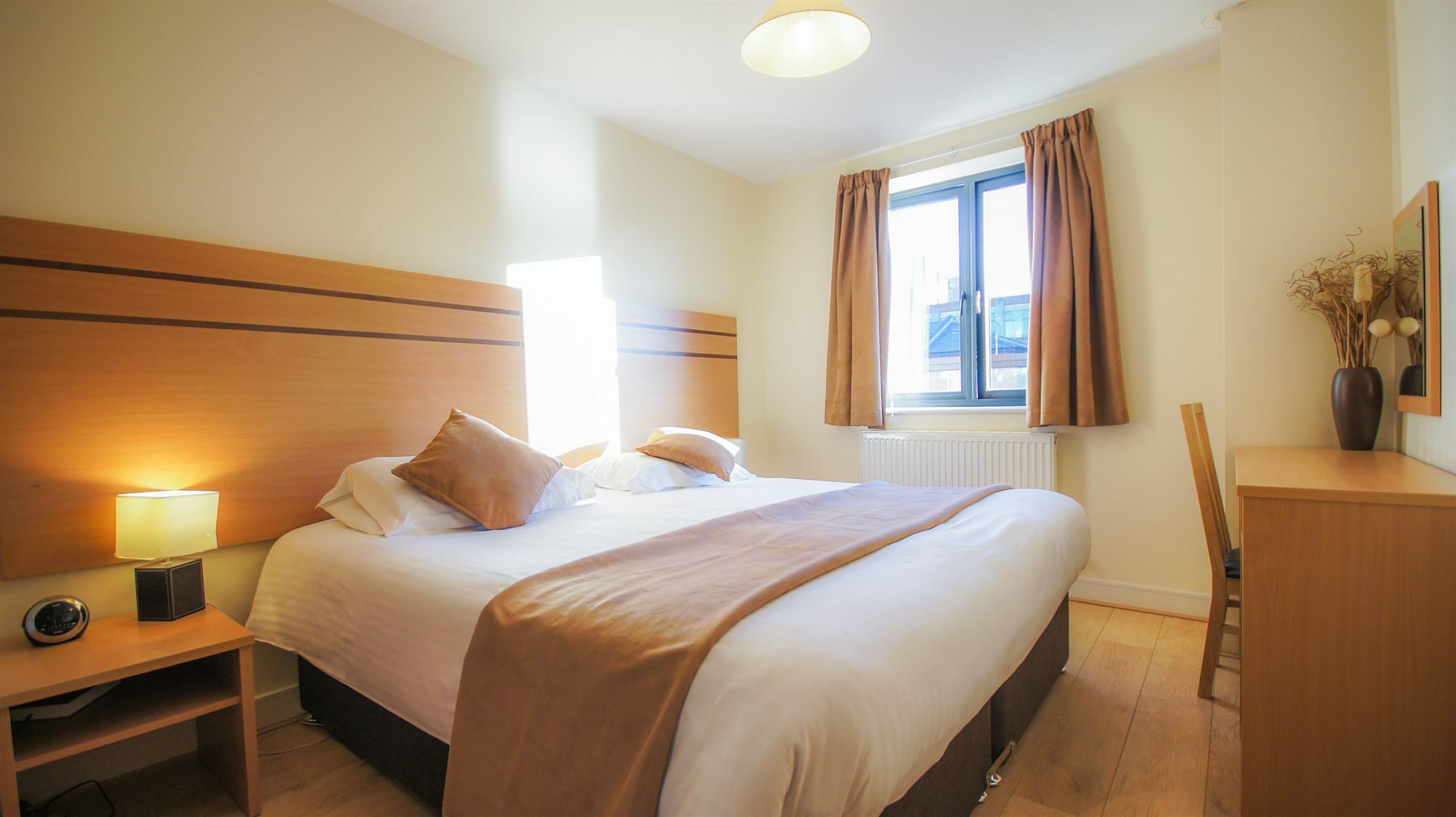 Crompton Court * London