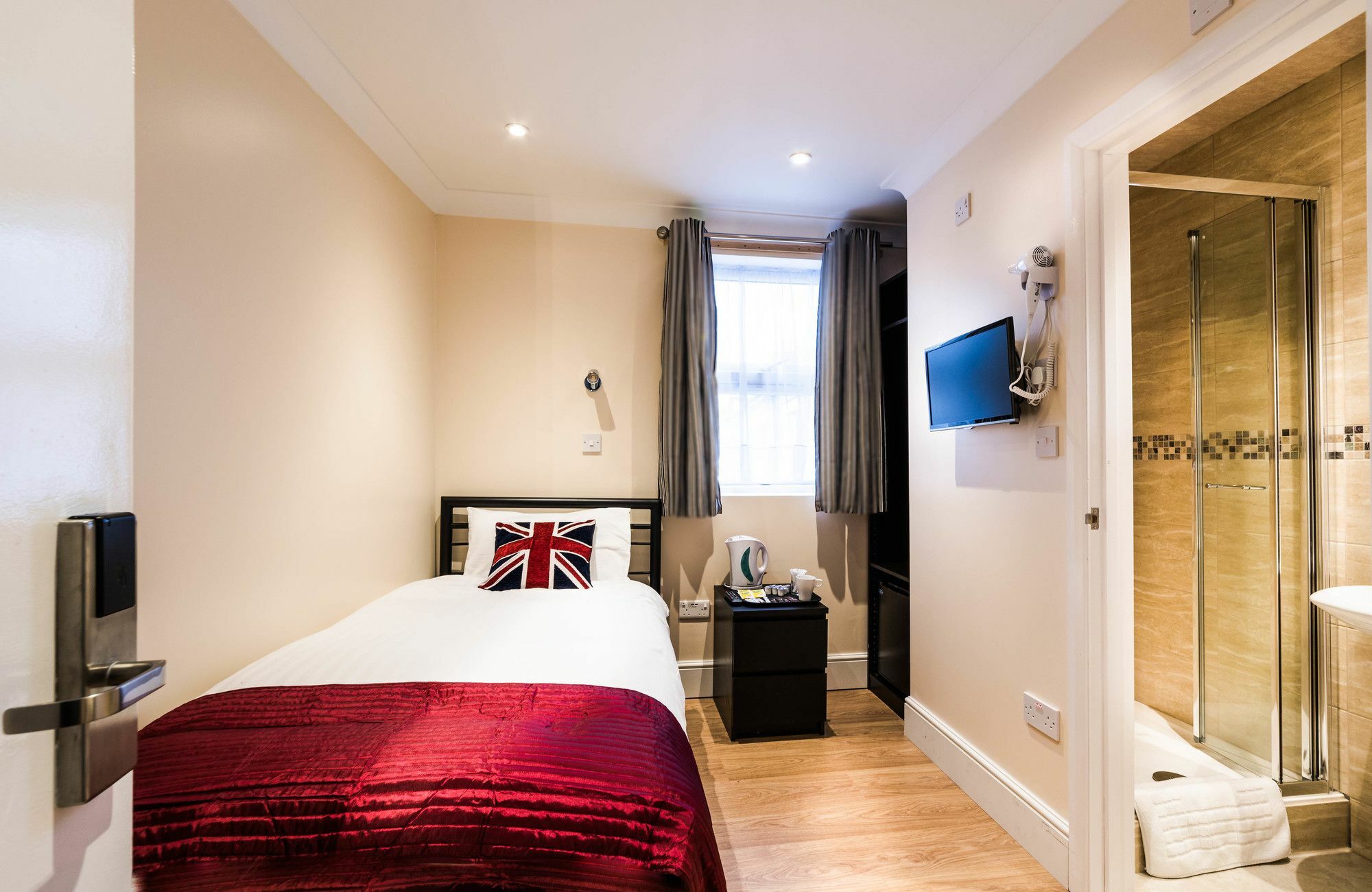 Hellenic By Saba Hotel 3*