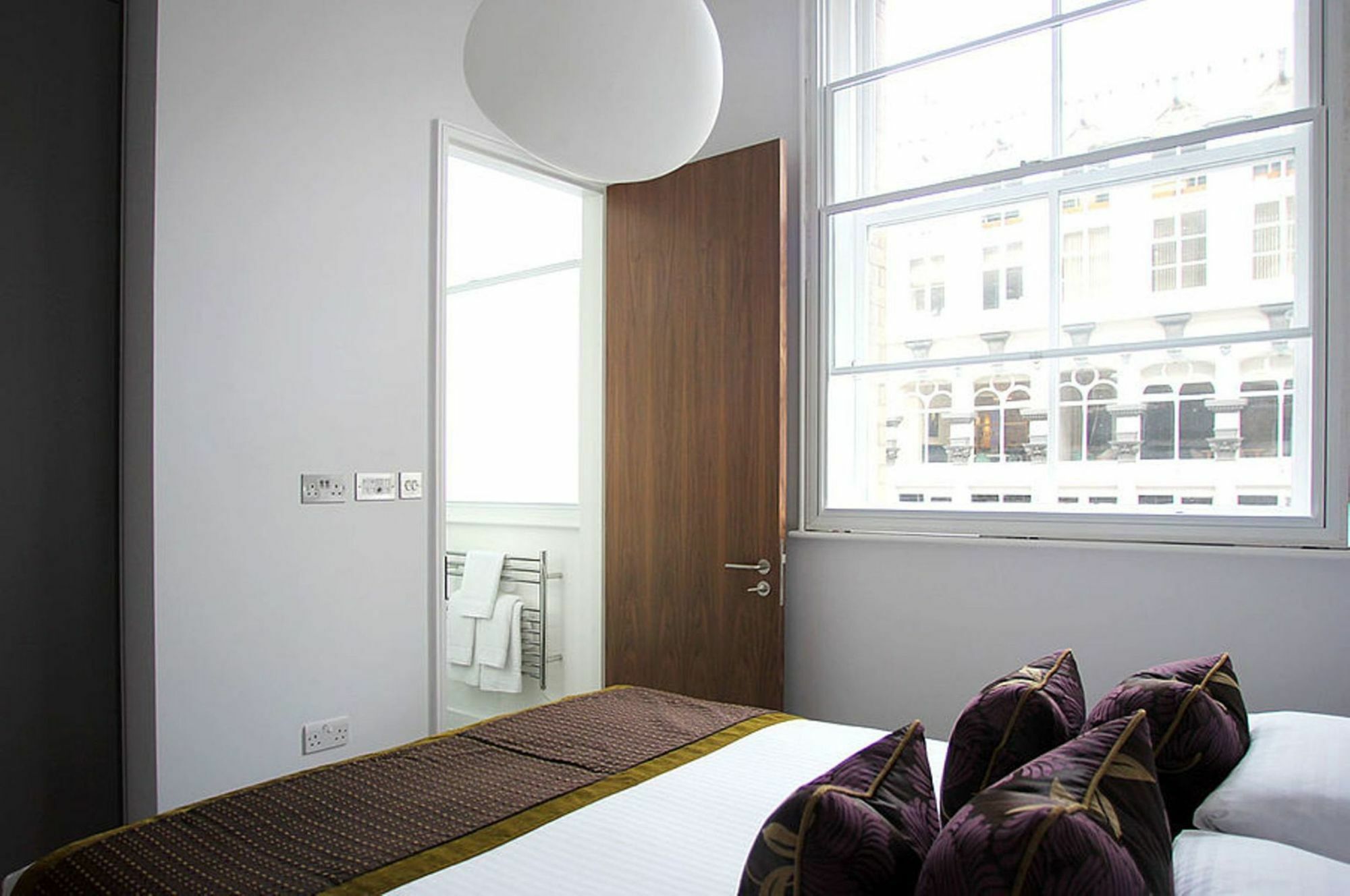 Hop Art House Serviced London