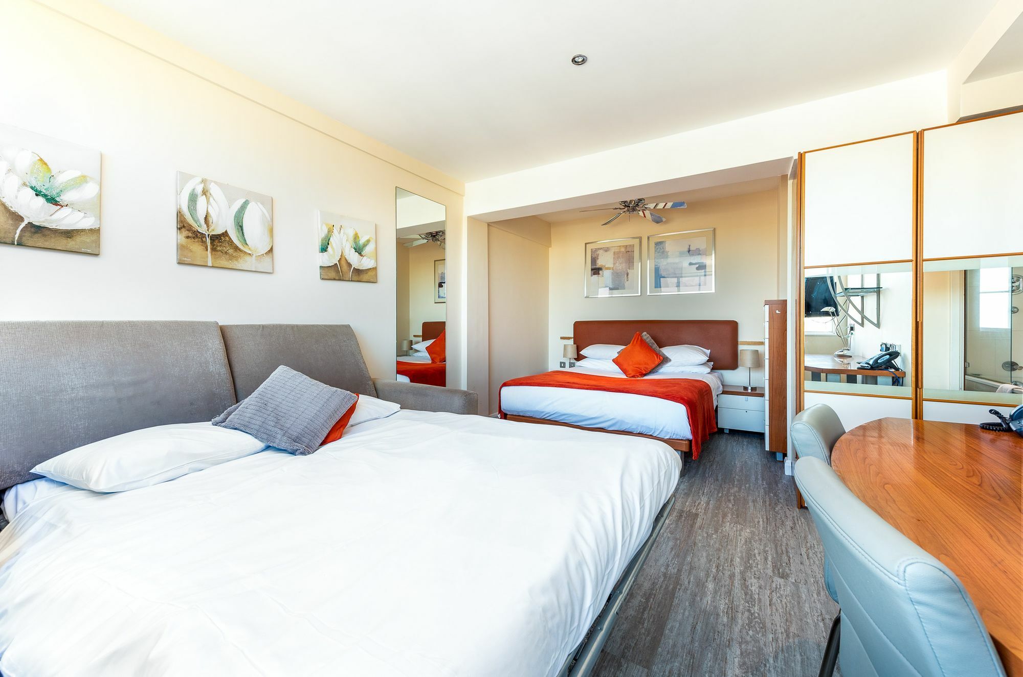 Roland House 3*
