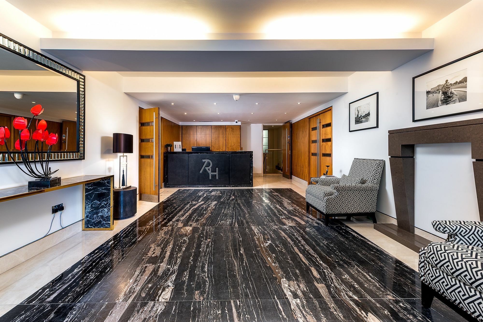 Aparthotel Roland House 3*