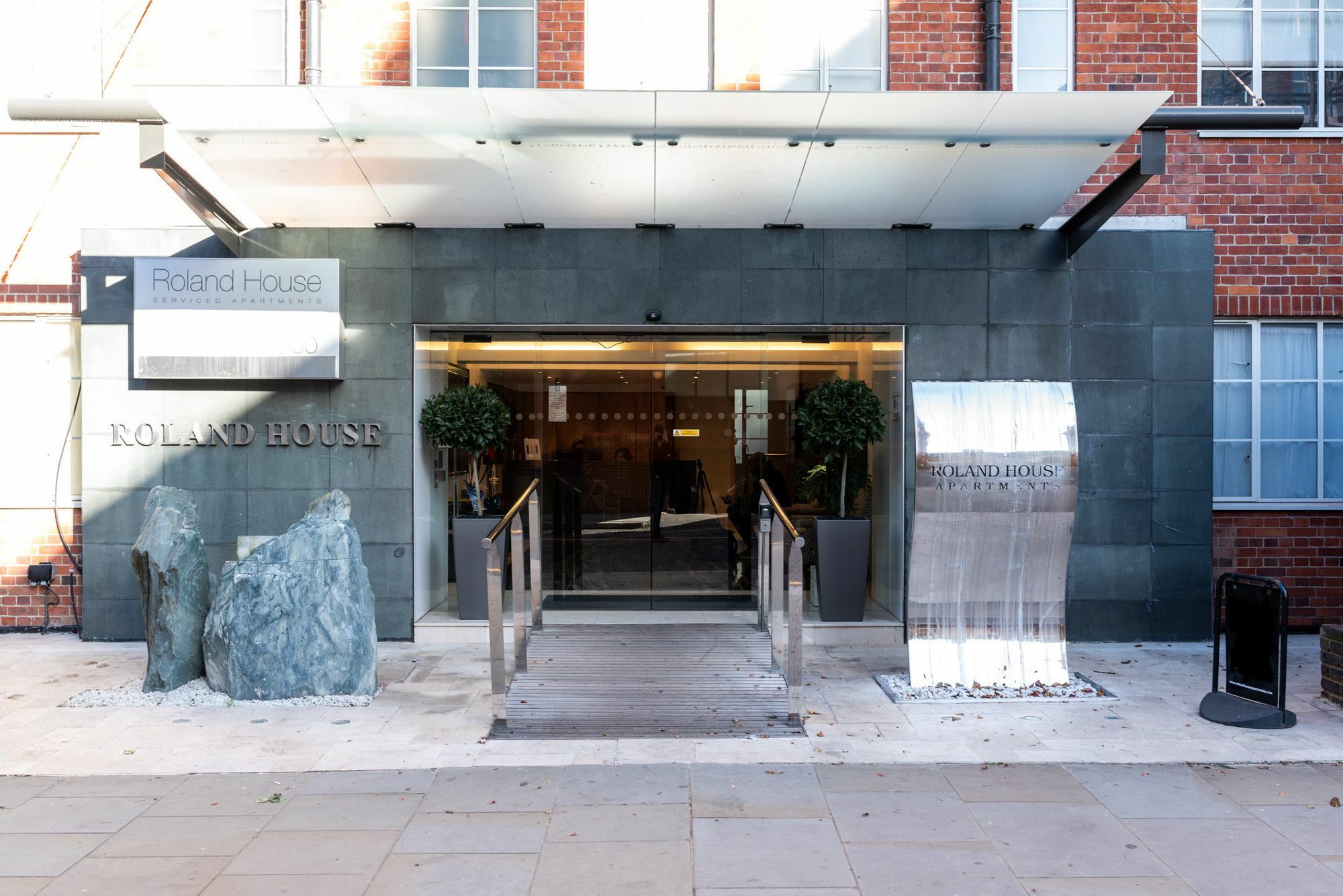 Roland House 3*