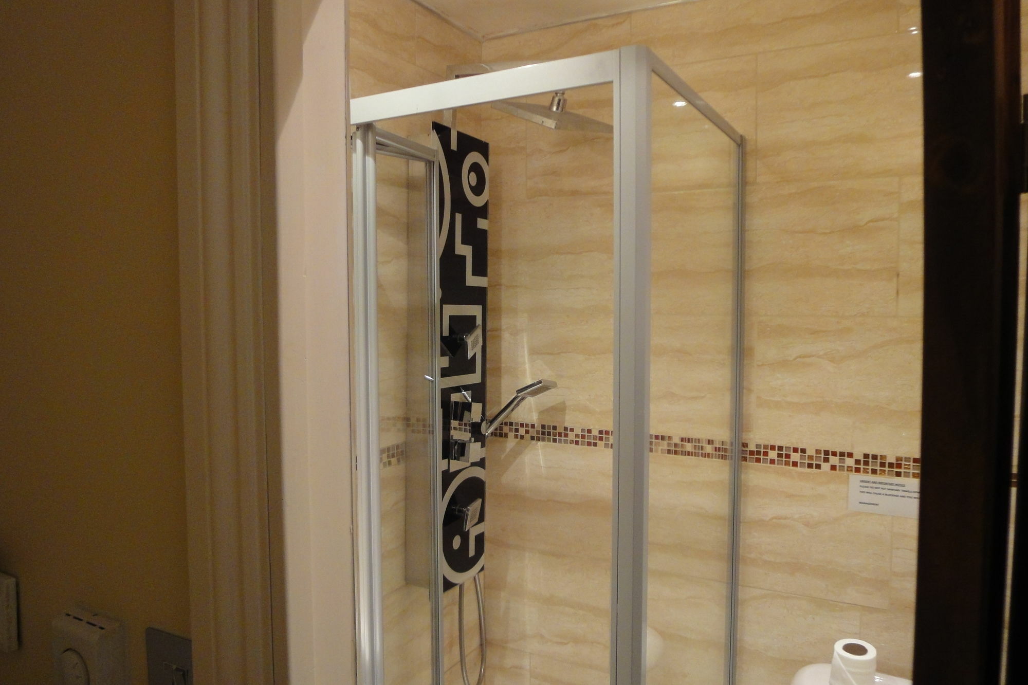 Dylan Earls Court Apartment *