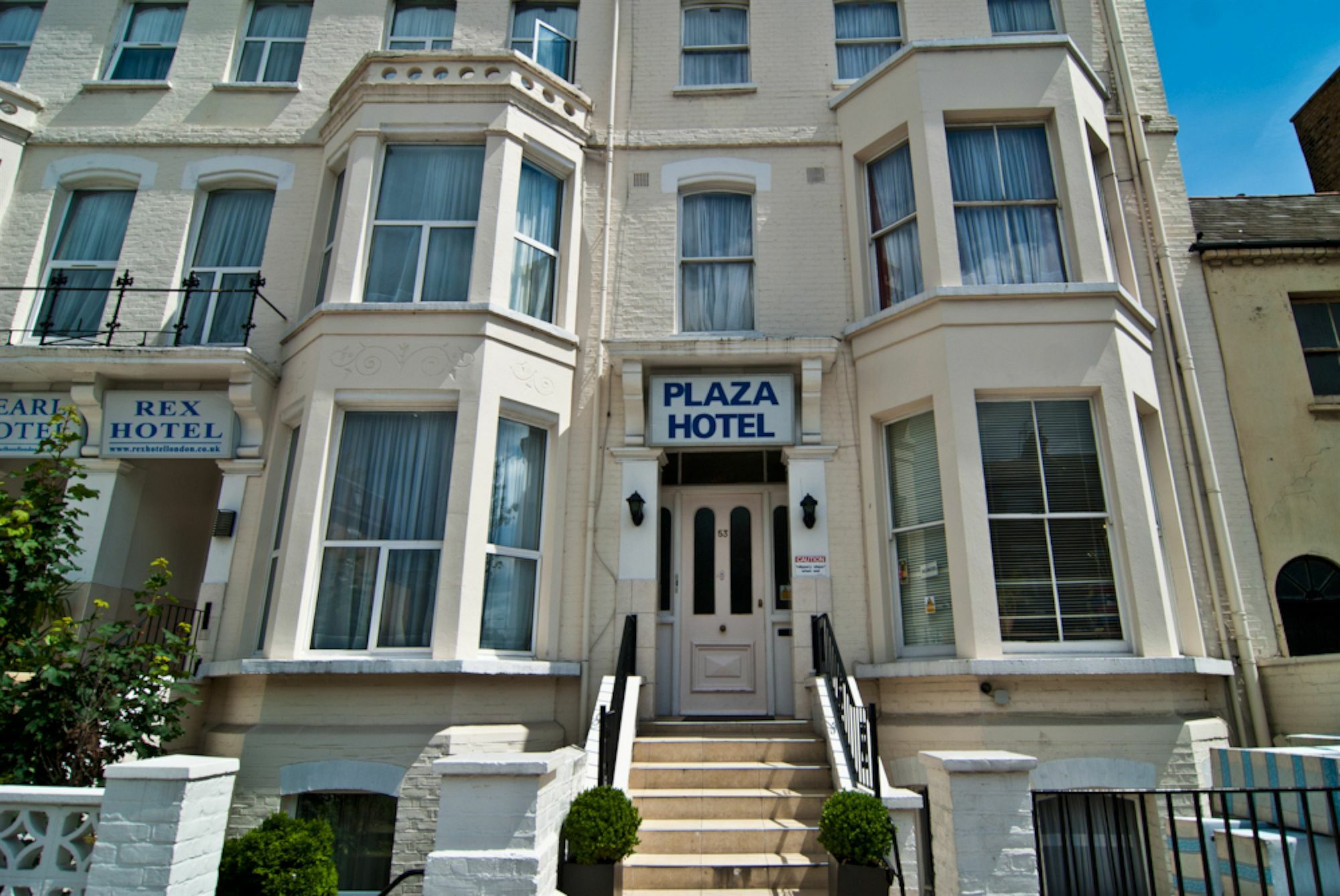 Hotel Plaza 2*
